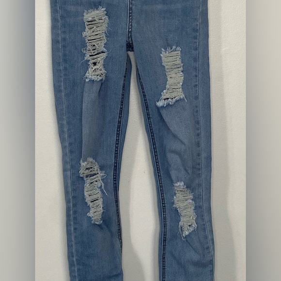 SHOWPO - Distressed Blue Skinny Jeans - Size 6 - Picture 2 of 4